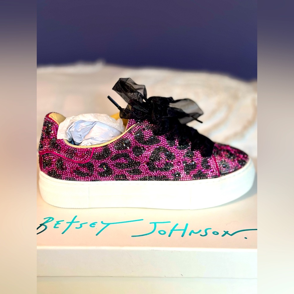 🩷🖤NWT BETSY JOHNSON SIDNY PINK/BLK LEOPARD RHINESTONE SNEAKER❤️‍🔥RARE COLOR SZ 8